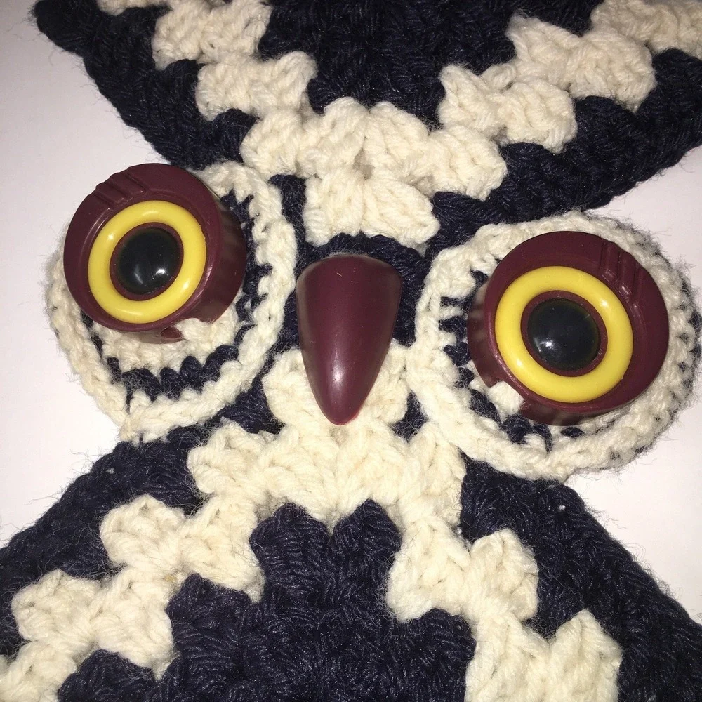 Vintage Crochet Navy‎ White Brown 70s Owl Wall Hanging Towel Holder Boho MCM